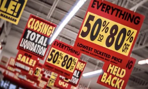 Dragon Capital: Tại sao chúng ta lại hăm hở "săn sale" một chiếc áo giảm 50%, nhưng lại hoảng loạn "bán tháo" cổ phiếu khi nó giảm 5%