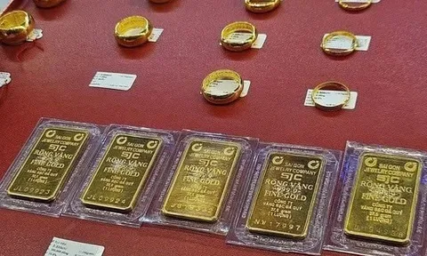 Giá vàng chiều 13/11: Tăng dựng đứng, vượt mốc 154 triệu đồng/lượng