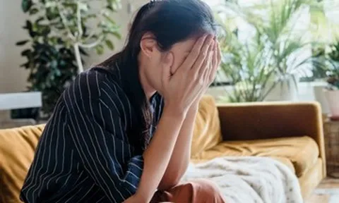 Vỡ mộng sống thử, lúc muốn từ bỏ, cô gái lại phát hiện mang thai