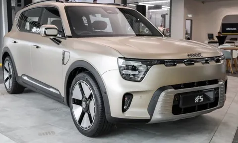 Mẫu SUV ‘kình địch’ mới của Honda CR-V rẻ chưa từng thấy: Chạy xa tới 540km/1 lần sạc, thừa hưởng nhiều trang bị hiện đại của Mercedes-Benz