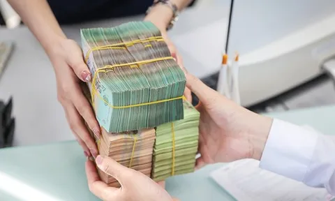 Ngày 19/11, thêm một ngân hàng tăng kịch trần lãi suất tiết kiệm dưới 6 tháng