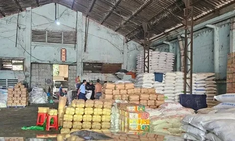 Phát hiện gần 15 tấn đường nhập lậu, không rõ nguồn gốc tại hai cơ sở trên đường Võ Văn Kiệt