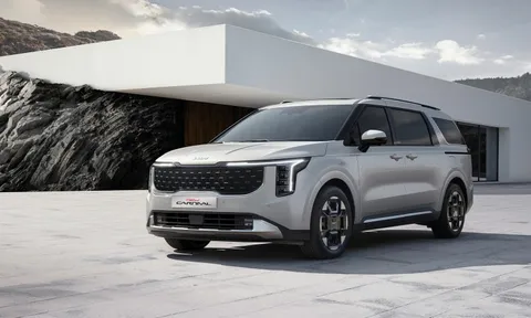 Xe gia đình cao cấp của Kia giảm sốc dịp cuối năm, bản hybrid bảo hành dài hơi