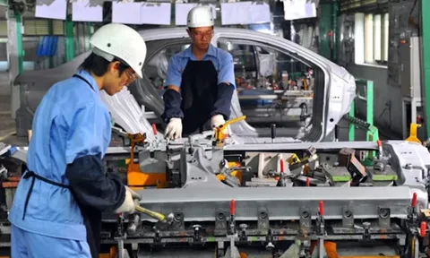 Thu ngân sách từ xuất nhập khẩu gần 380.000 tỷ đồng