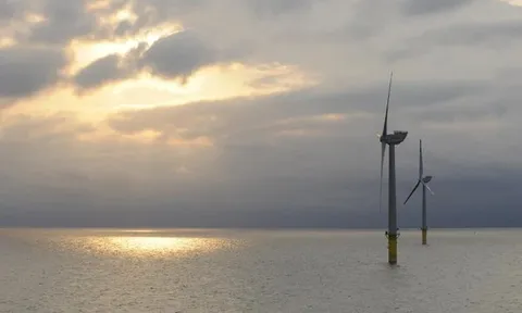 Hành trình tháo dỡ trang trại điện gió ngoài khơi đầu tiên của Đức bắt đầu