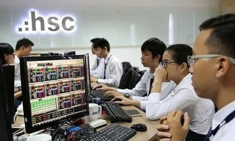 Lãnh đạo HSC đăng ký bán 350.000 cổ phiếu HCM