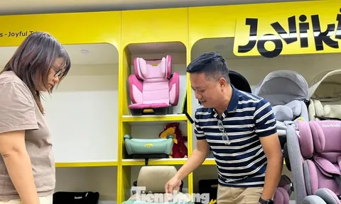 'Cháy hàng' ghế ô tô trẻ em trước 'giờ G'