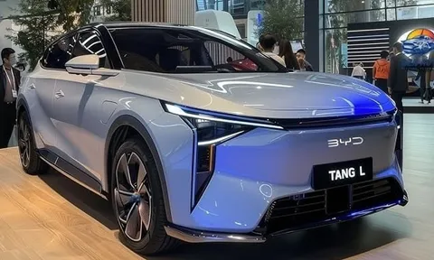 Mẫu SUV từng khiến khách Việt phải lăn tăn vì tên gọi đã có bản nâng cấp, pin sạc thần tốc vỏn vẹn 5 phút đã chạy xa tới 670km, giá gần 800 triệu