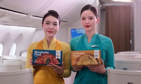 Từ hôm nay, hành khách có thể gọi Pizza 4P’s trên máy bay của Vietnam Airlines