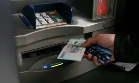 A05 cảnh báo: Tội phạm đang nghiên cứu cây ATM để tấn công và điều khiển máy tự động nhả tiền
