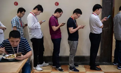 Dân tình Việt "kêu ầm trời" vì một thứ tăng giá còn hơn cả vàng: Nguy cơ không mua bây giờ là còn lên nữa