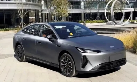 Hãng xe chuẩn bị có nhà máy ở Hưng Yên 'nhá hàng' sedan điện cỡ lớn: Đi hơn 650 km mỗi lần sạc, giá hơn nửa tỷ, dự kiến mở bán từ 2026