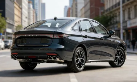 Hãng xe xây nhà máy 20.000 tỷ tại Việt Nam ra mắt sedan ngang cỡ Camry, giá khởi điểm dưới 500 triệu đồng