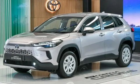 Xe hybrid đang được chuộng hơn xe điện