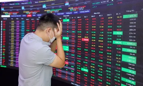 Chứng khoán trượt mạnh