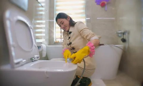 Hoa hậu có đôi chân dài 1,22m nay 'đi làm osin', mẹ từng cản trước một quyết định là cựu Giám đốc Kho bạc, khoe sống trong căn hộ sang chảnh view Hồ Tây