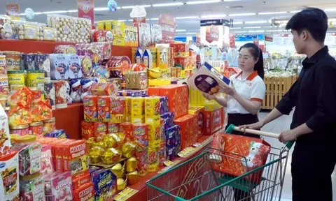 Hàng Tết giá mềm ‘phủ sóng’ thị trường
