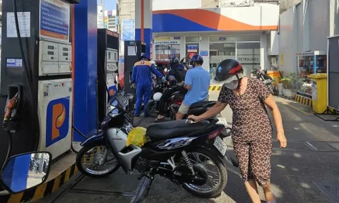 Giá xăng dầu đồng loạt giảm