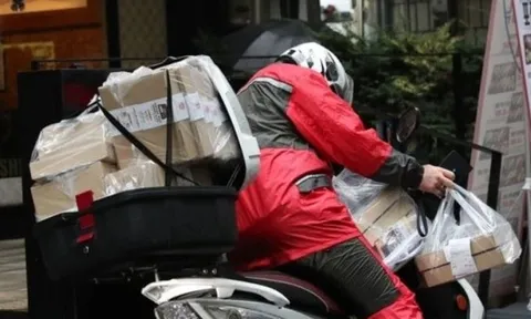 Làm shipper 5 năm, cậu thanh niên trả sạch nợ nần và tích lũy thêm được 4 tỷ đồng