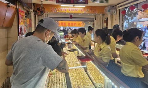 Giá vàng lập đỉnh mới