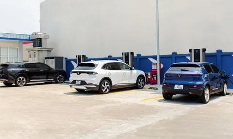 Hà Nội đề xuất V-green của ông Phạm Nhật Vượng lắp 39 trạm sạc, tủ đổi pin xe điện ở nơi công cộng, sử dụng chung cho nhiều loại phương tiện