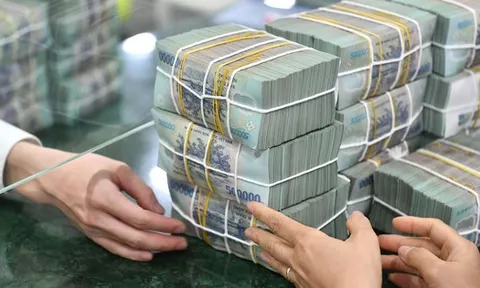 10 ngày nữa, ngân hàng sẽ dừng toàn bộ giao dịch rút/chuyển tiền tại quầy đối với trường hợp sau