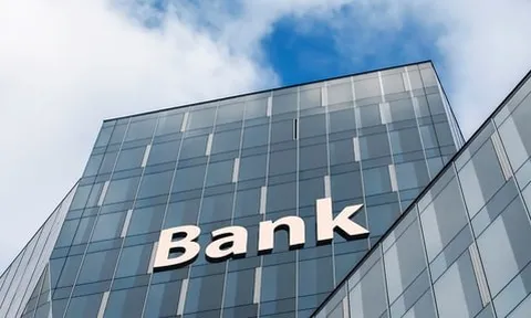 Từ hôm nay, một số dịch vụ tại ngân hàng này bắt đầu tính phí mới