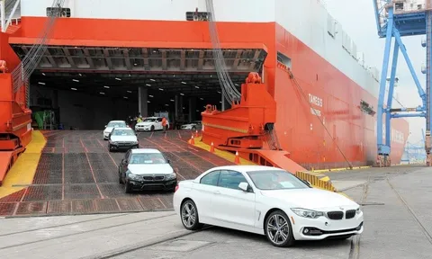 Chưa từng có tiền lệ: Lượng ô tô nhập khẩu của Việt Nam phá sâu mọi kỷ lục, sắp cán mốc 200.000 xe trong gần 12 tháng