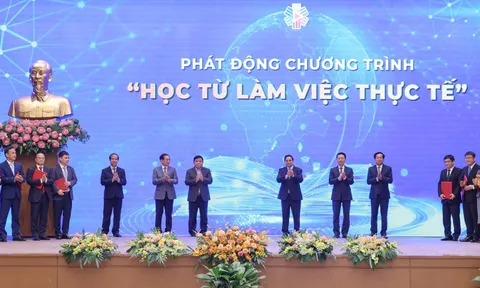 Phát động Chương trình 'Học từ làm việc thực tế'
