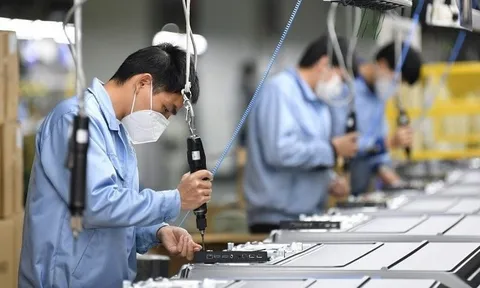 Quy định mới nhất về chế độ thưởng Tết Nguyên đán 2026, người lao động cần biết để hưởng đủ quyền lợi: Đã có nơi lên nhận hơn 200 triệu đồng/người