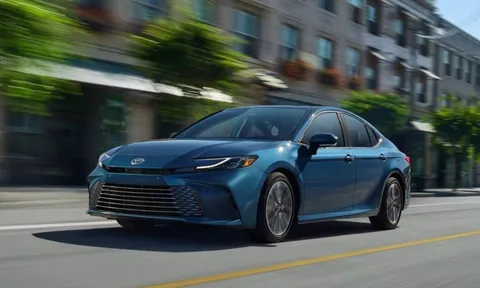 Vì sao Toyota phải nhập ngược những mẫu xe sản xuất tại Mỹ về bán ở chính quê nhà Nhật Bản