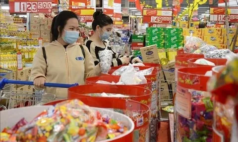 Yêu cầu không để thiếu xăng dầu, hàng thiết yếu dịp Tết