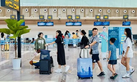 Nghỉ Tết Dương lịch 4 ngày, giá vé máy bay nhiều chặng du lịch tăng cao