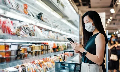 Người Việt 'cân đong, đo đếm' trong chi tiêu năm 2025