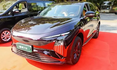 'Vua xe tải' tại Việt Nam ra mắt mẫu SUV thuần điện ngang hàng với Mazda CX-5 giá chỉ 577 triệu: Chạy được 530km/1 lần sạc, nội thất tương lai, phanh tự động, khởi động không cần chìa khoá