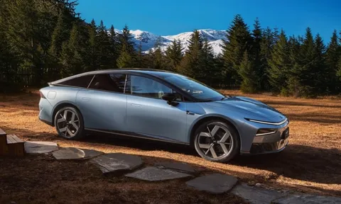 Mẫu sedan hybrid đi một mạch từ Hà Nội tới TP. HCM cho 1 lần 'đầy bình': Giá bán hơn 650 triệu, thiết kế chuẩn xe sang, mọi trang bị đều đáng tiền