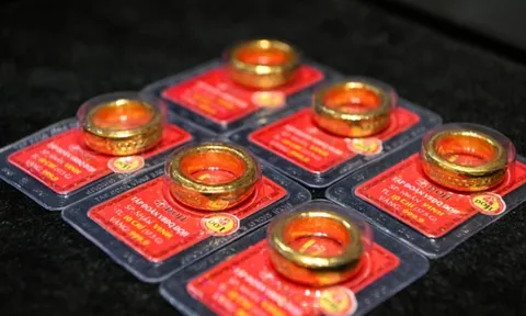 Giá vàng sáng 31/12: Vàng miếng tiếp tục giảm, thị trường thế giới hồi phục