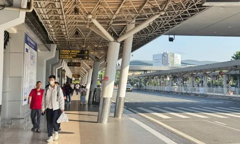 Sân bay Tân Sơn Nhất thông thoáng ngày đầu năm mới