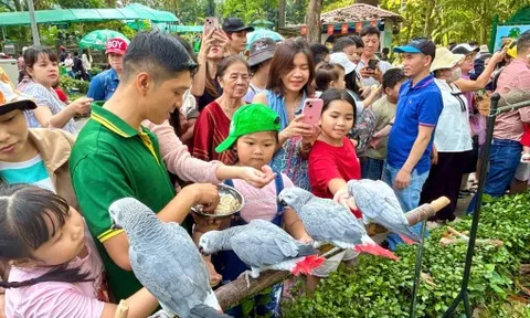 Những điểm đông đúc nhất tại TPHCM dịp nghỉ tết Dương lịch