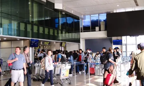 Sân bay Tân Sơn Nhất đón lượng khách kỷ lục