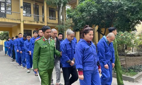 Hàng trăm cảnh sát khám xét khẩn cấp, bắt Nguyễn Chính Nghĩa và 34 người khác trong một chuyên án lớn