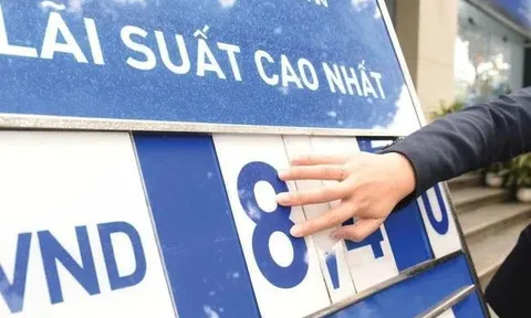 Lãi suất ngân hàng đồng loạt tăng, nhiều mức vượt 8%/năm