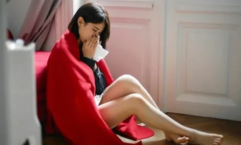 Hôn nhân bên bờ vực thẳm khi vợ xem clip họp lớp của chồng