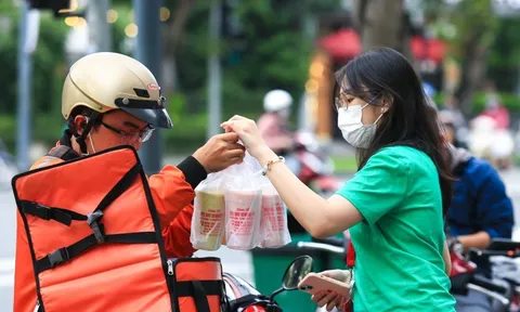 'Săn việc Tết' rầm rộ: Lương gấp 3, doanh nghiệp tuyển người ồ ạt, cơ hội 'hốt bạc' trong tầm tay