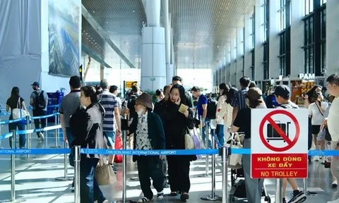 Bất ngờ giá vé máy bay chặng TPHCM - Hà Nội dịp Tết