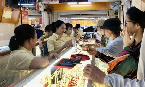 Giá vàng lên 163,5 triệu đồng/lượng, bạc giữ đà tăng