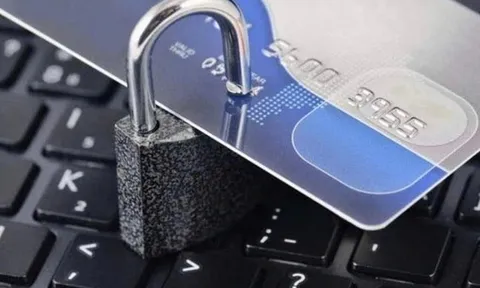 Ngân hàng có thể giới hạn chi tiêu, tạm thời khóa thẻ của khách hàng trong trường hợp này