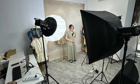 Dịch vụ livestream bán hàng Tết kín lịch, giá thuê KOL tăng chóng mặt