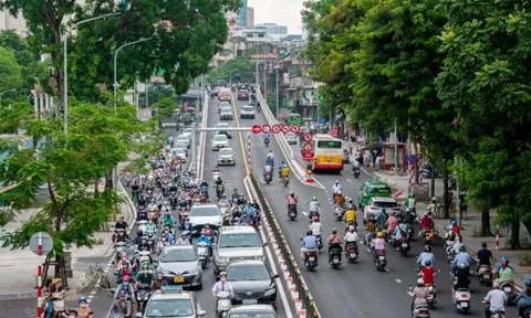 Ngay bây giờ, người tham giao thông nếu có hành vi này sẽ bị phạt lên tới 20 triệu và trừ 4 điểm GPLX, nặng nhất bị truy cứu trách nhiệm hình sự