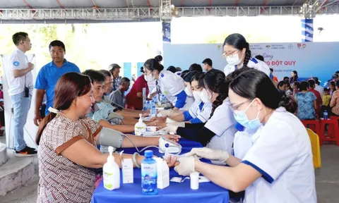 Đẩy lùi đột quỵ từ chăm sóc chủ động: Long Châu triển khai chuỗi chương trình tầm soát miễn phí cho cộng đồng